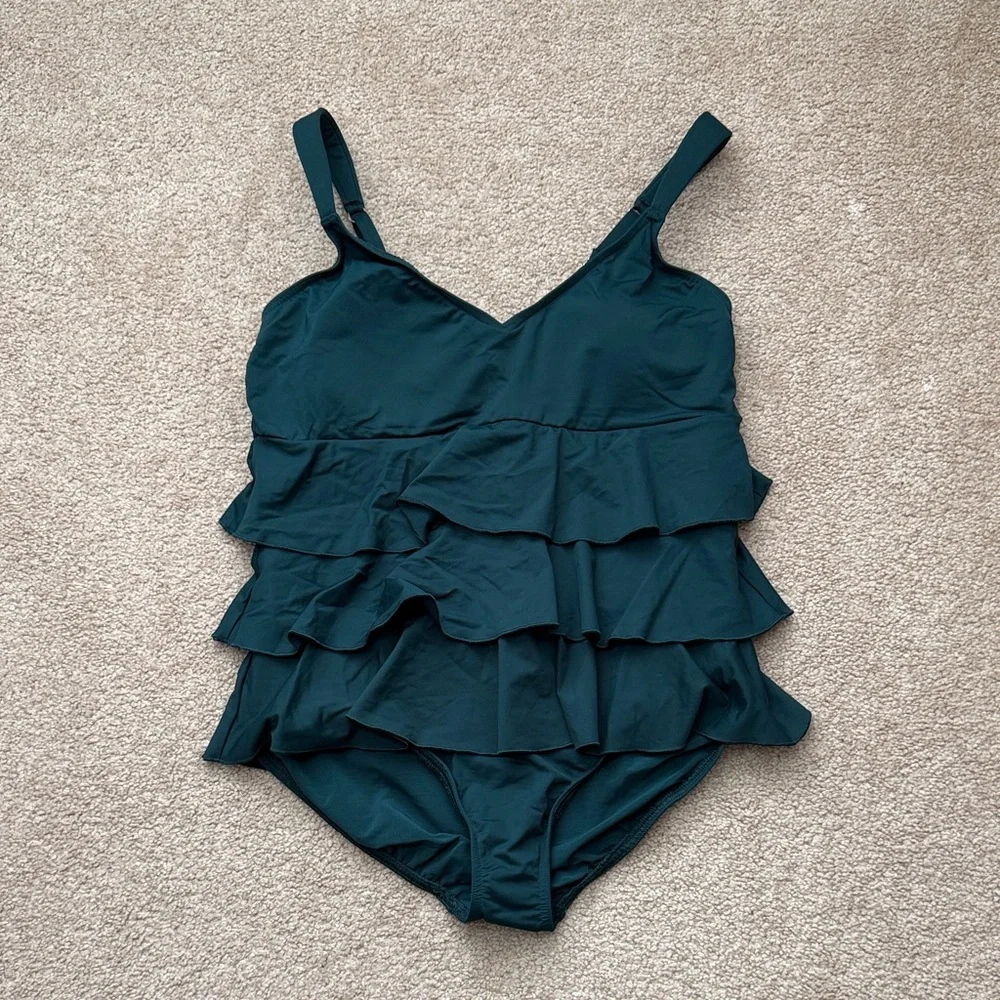 NWOT Lands End Smoothing Ruffle Fauxkini Hunter Green One Piece Swimsuit Size 14